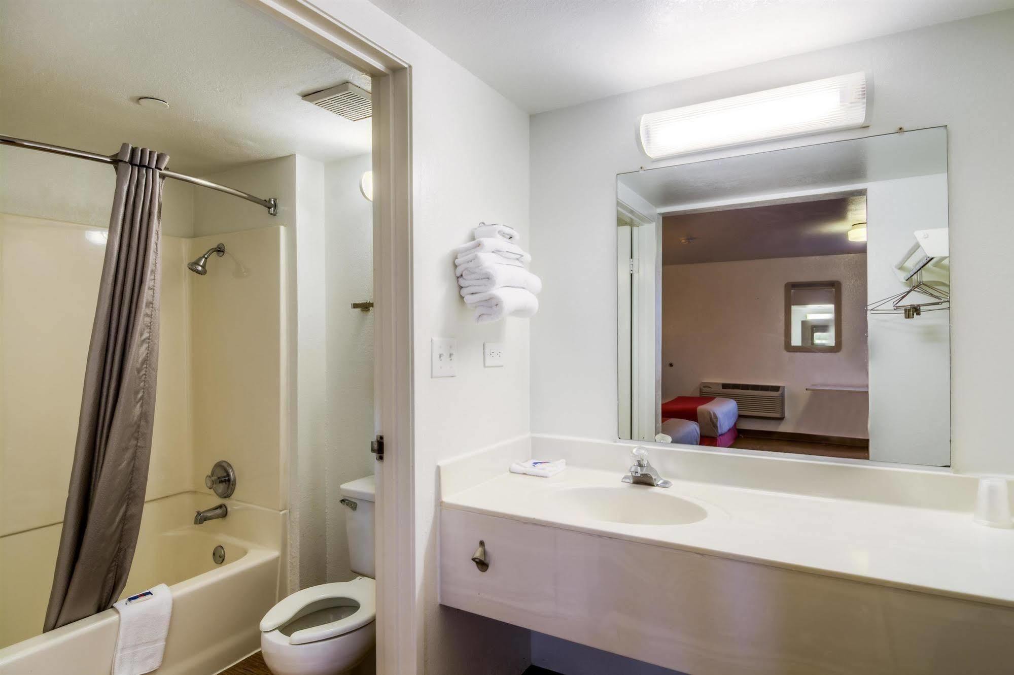 Motel 6 Chicago - Elk Grove Elk Grove Village Kültér fotó