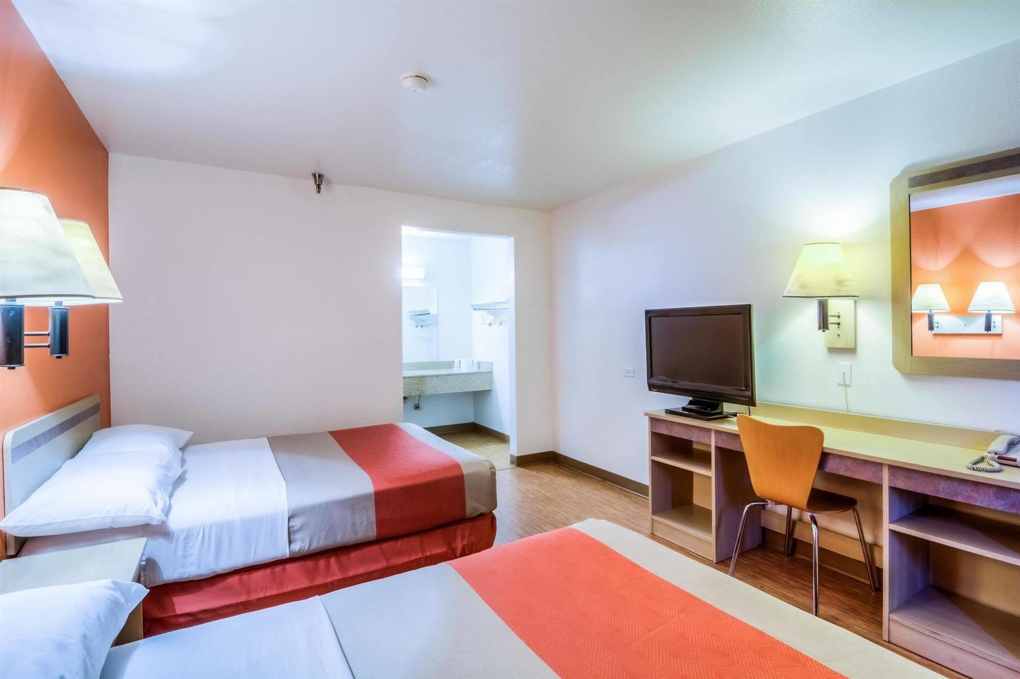 Motel 6 Chicago - Elk Grove Elk Grove Village Kültér fotó