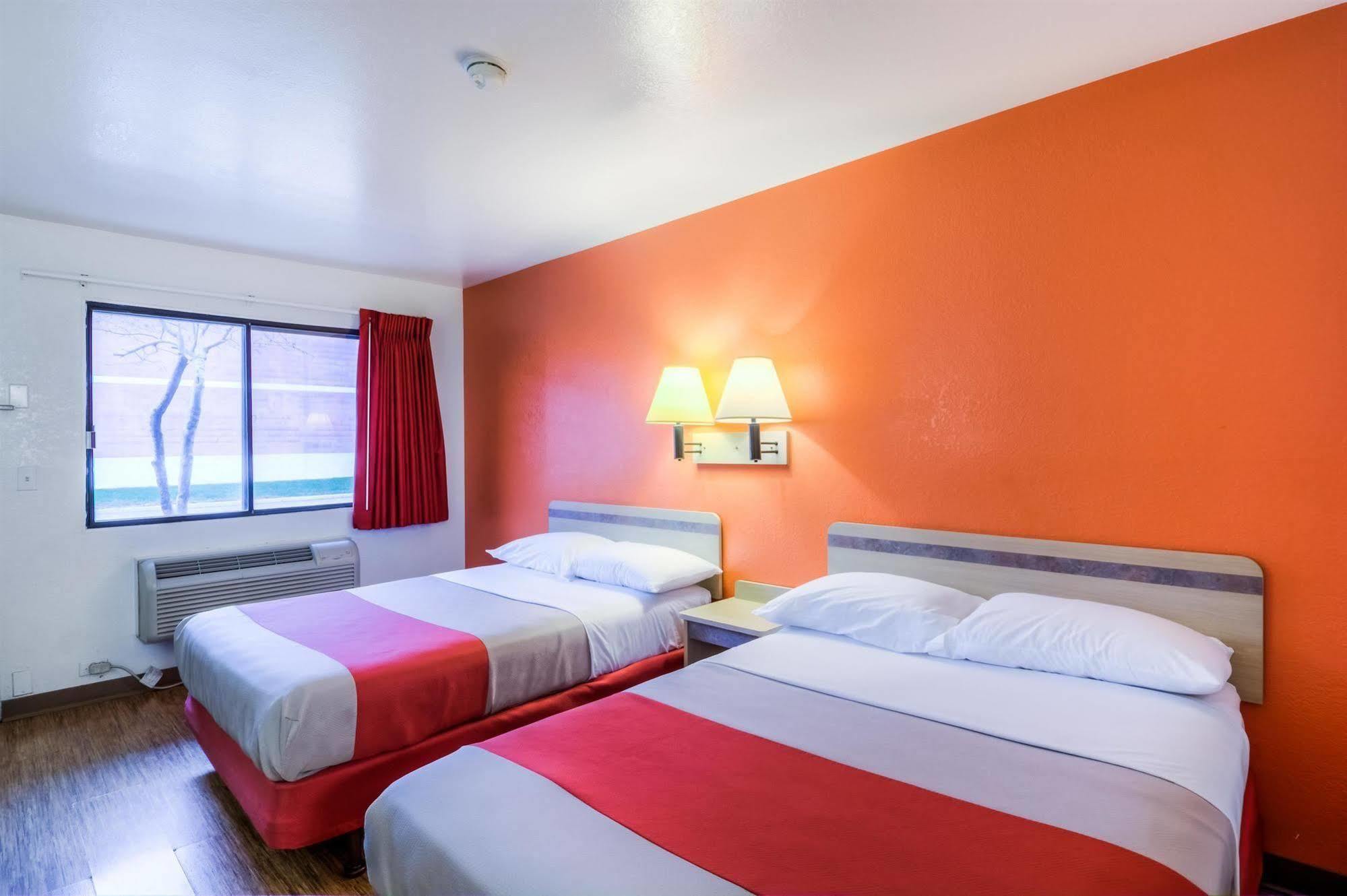 Motel 6 Chicago - Elk Grove Elk Grove Village Kültér fotó