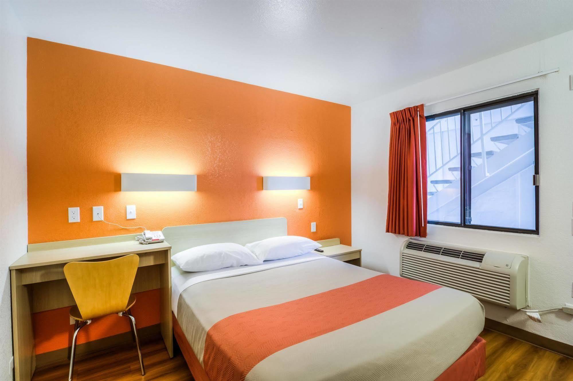Motel 6 Chicago - Elk Grove Elk Grove Village Kültér fotó