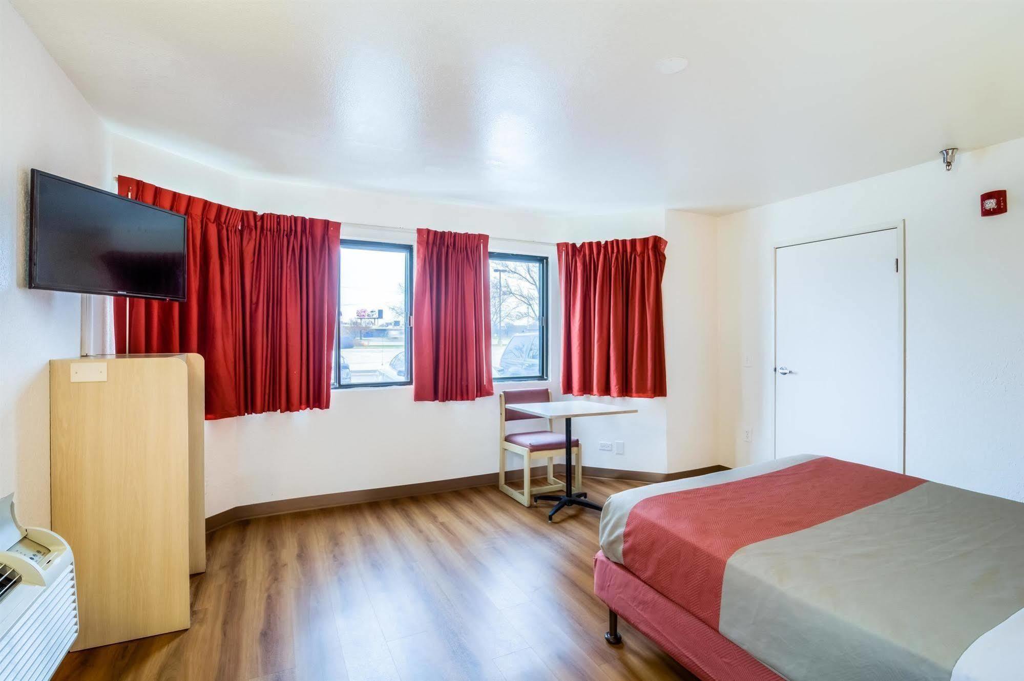 Motel 6 Chicago - Elk Grove Elk Grove Village Kültér fotó