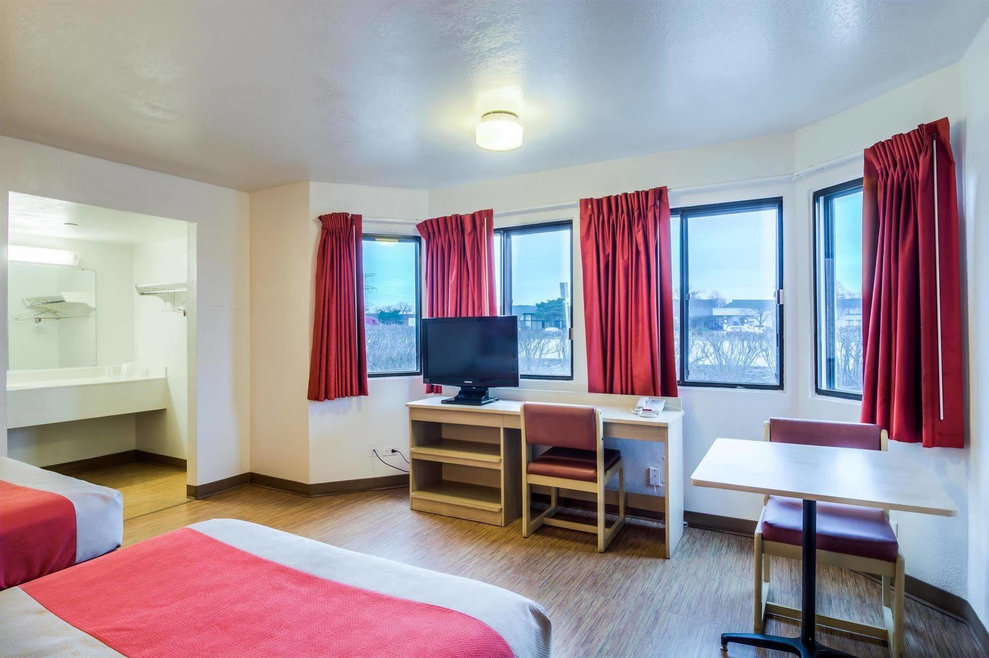 Motel 6 Chicago - Elk Grove Elk Grove Village Kültér fotó