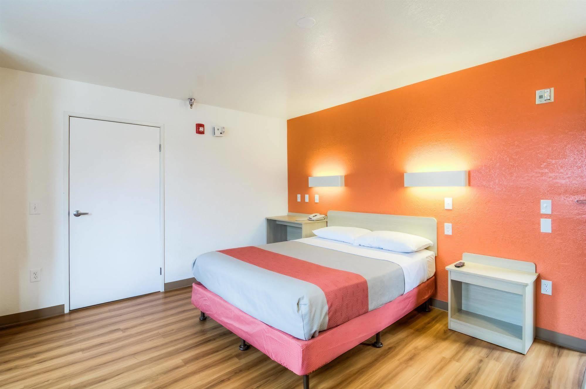 Motel 6 Chicago - Elk Grove Elk Grove Village Kültér fotó