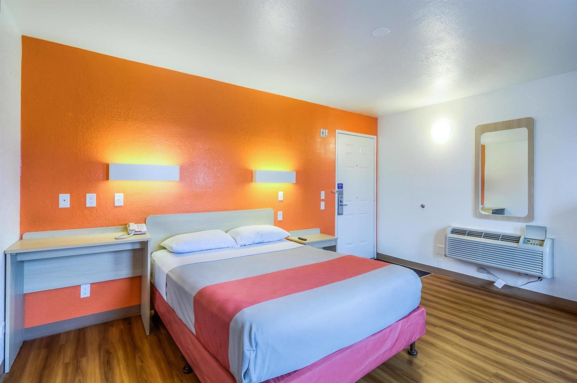Motel 6 Chicago - Elk Grove Elk Grove Village Kültér fotó